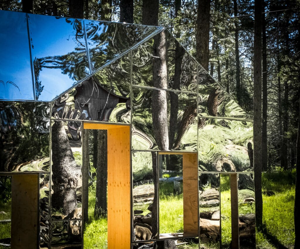 STPMJ Architects, “Invisible Barn” (2015)